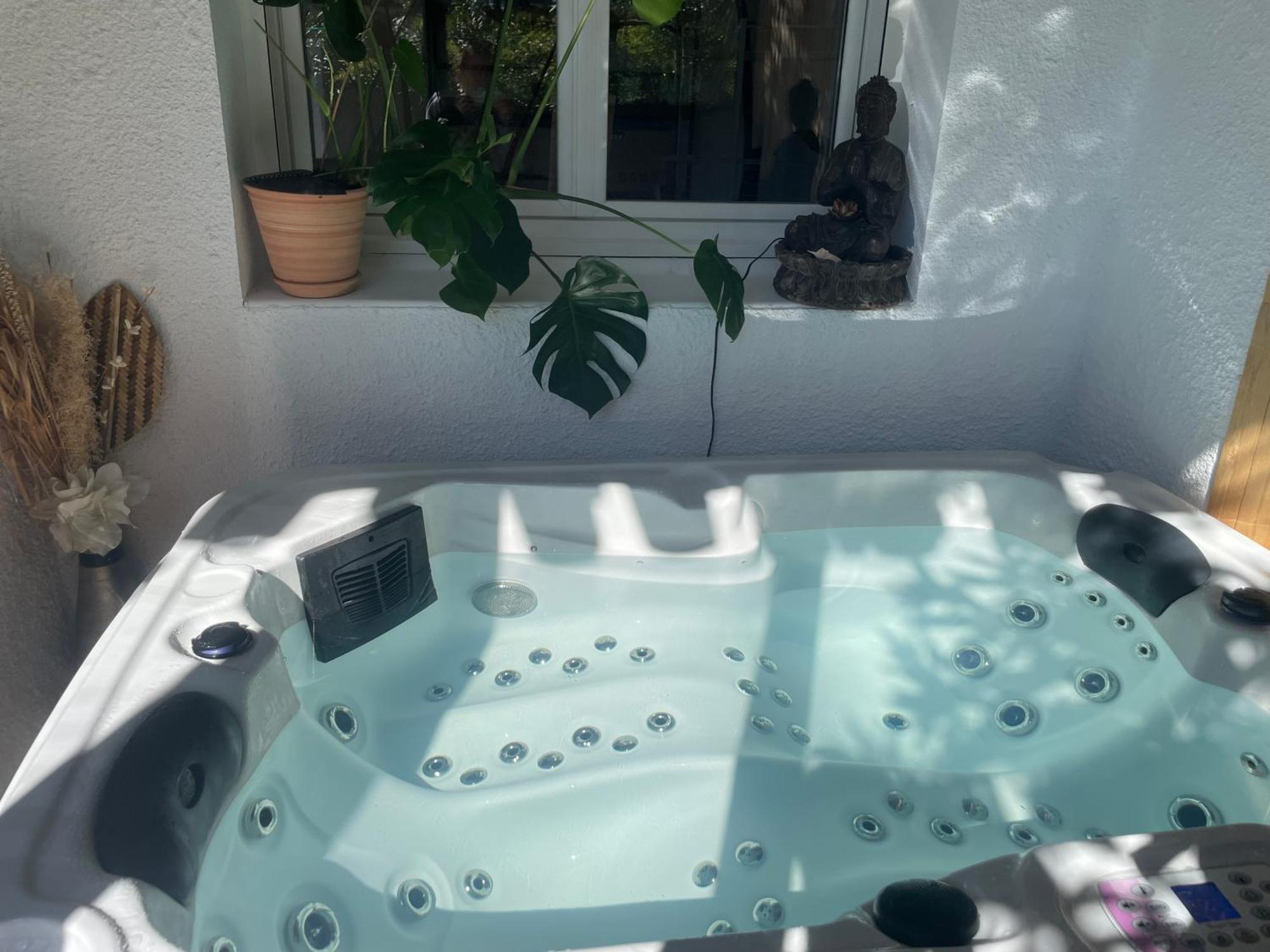 Charming Studio To Venelles 10 Minutes From Aix Bagian luar foto